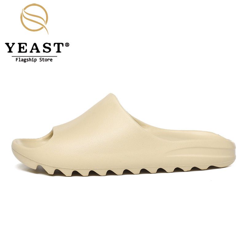 New Sandals for Men and Women  Summer Korean Lightweight Beach slippers Non-slip Women and Men Sandals Black Sandals Big Size 35-46
