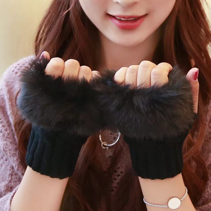 Ladies Winter Fashionable Hand Gloves-Black Colour