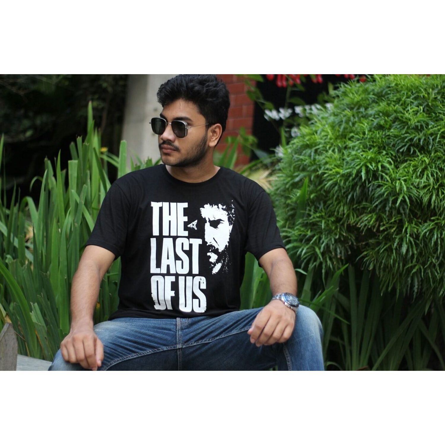 Black Color Round Neck Half Sleeve T-shirt for Men