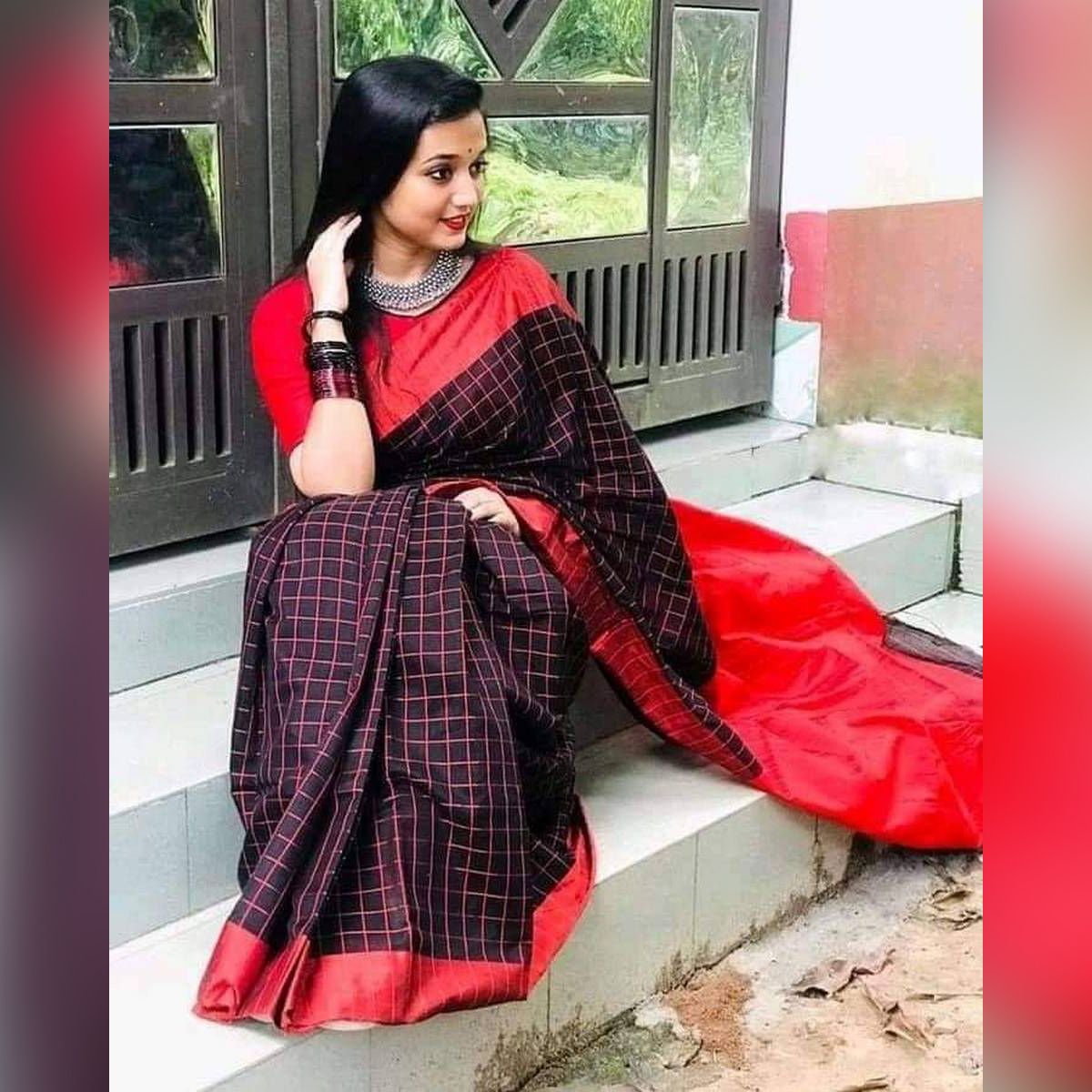Dhupain Cheak Sarees For Women Black Red