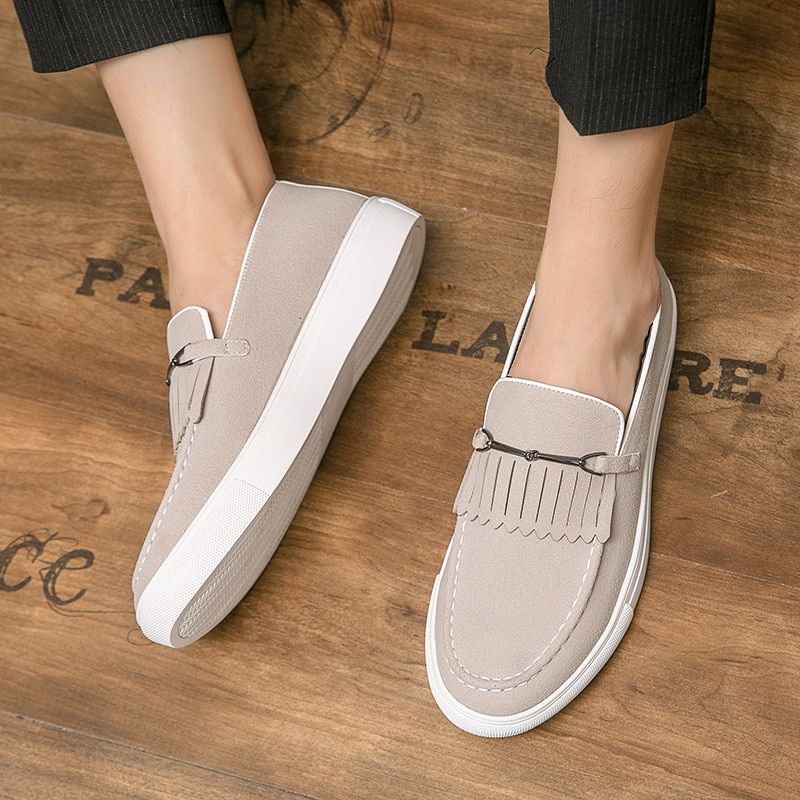 Men's Solid Color Suede Classic Fringed Metal Stitching Round Toe Flat Heel Comfortable Fashion Casual All-match Loafers  XM118