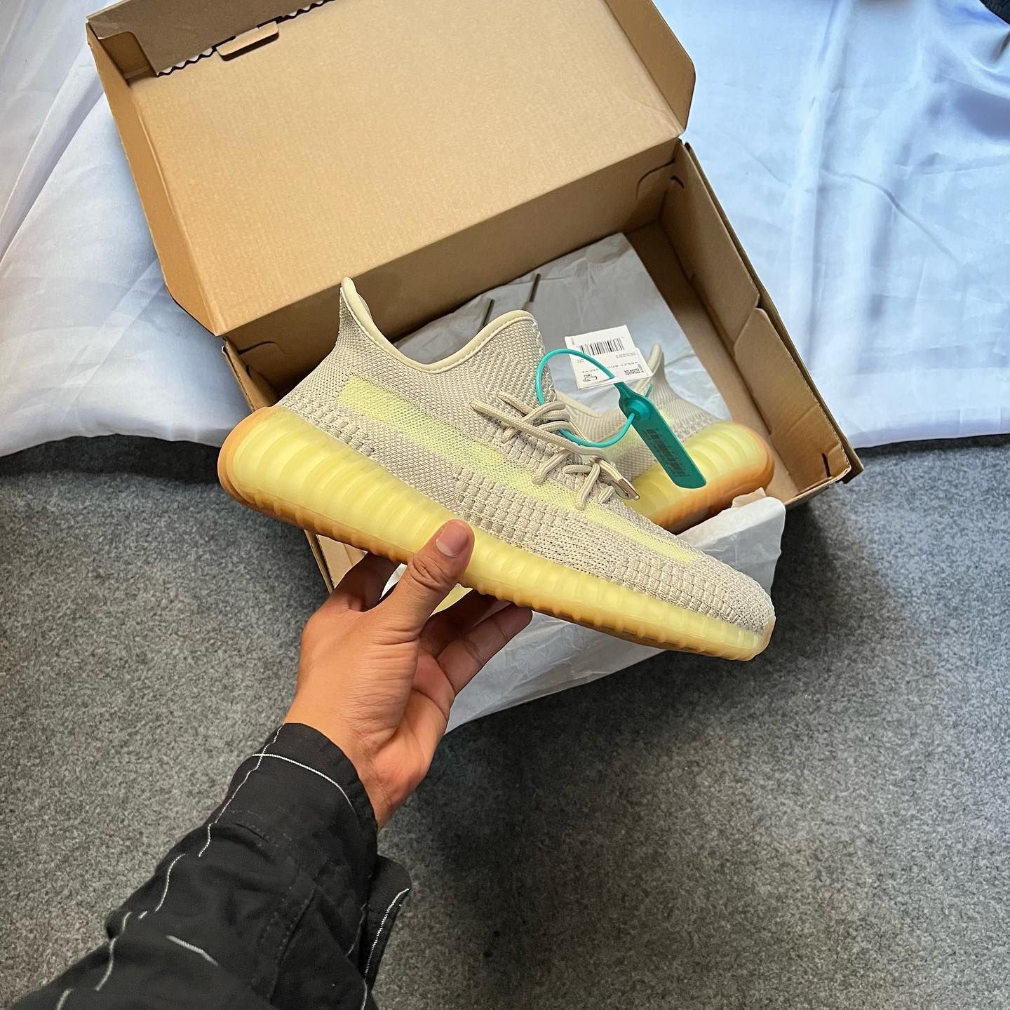 Yeezy350 V2 sneaker for men