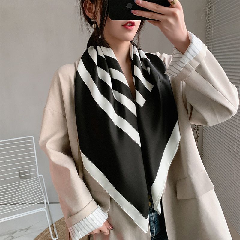90cm * 90cm Design Scarf Lady Shawl Printed Silk Felt Headscarf Scarf Lady Headscarf Square Scarf Lady Wrap Scarf 2021