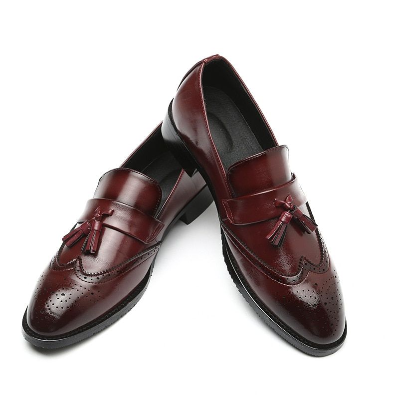 Men Leather Tassel Loafers inted Toe British Style Vintage Carving Wingtips Brogues Shoes Slip On Men Flats