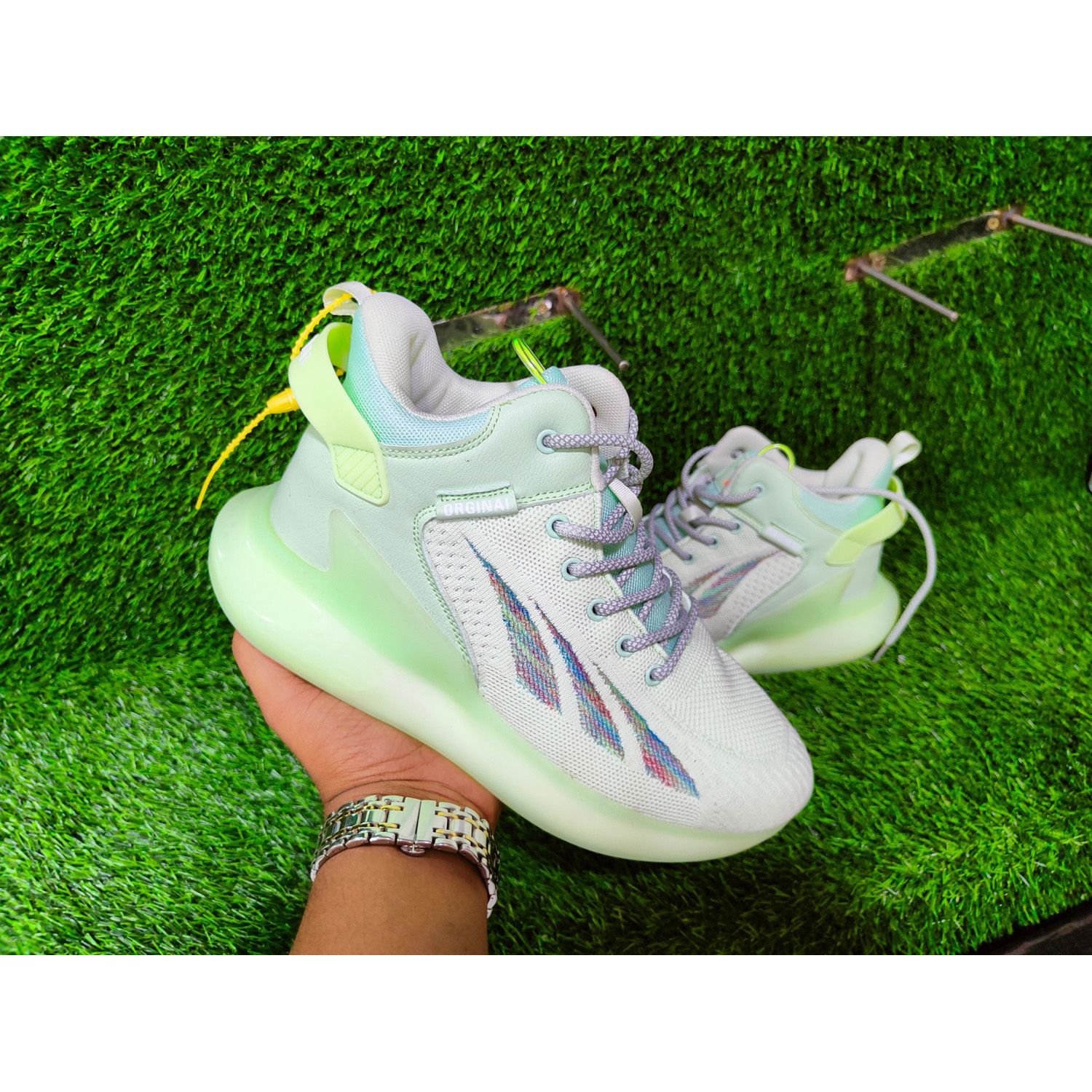 Sneaker sports shoes men's luxury high fashion basketball shoes Vietnam