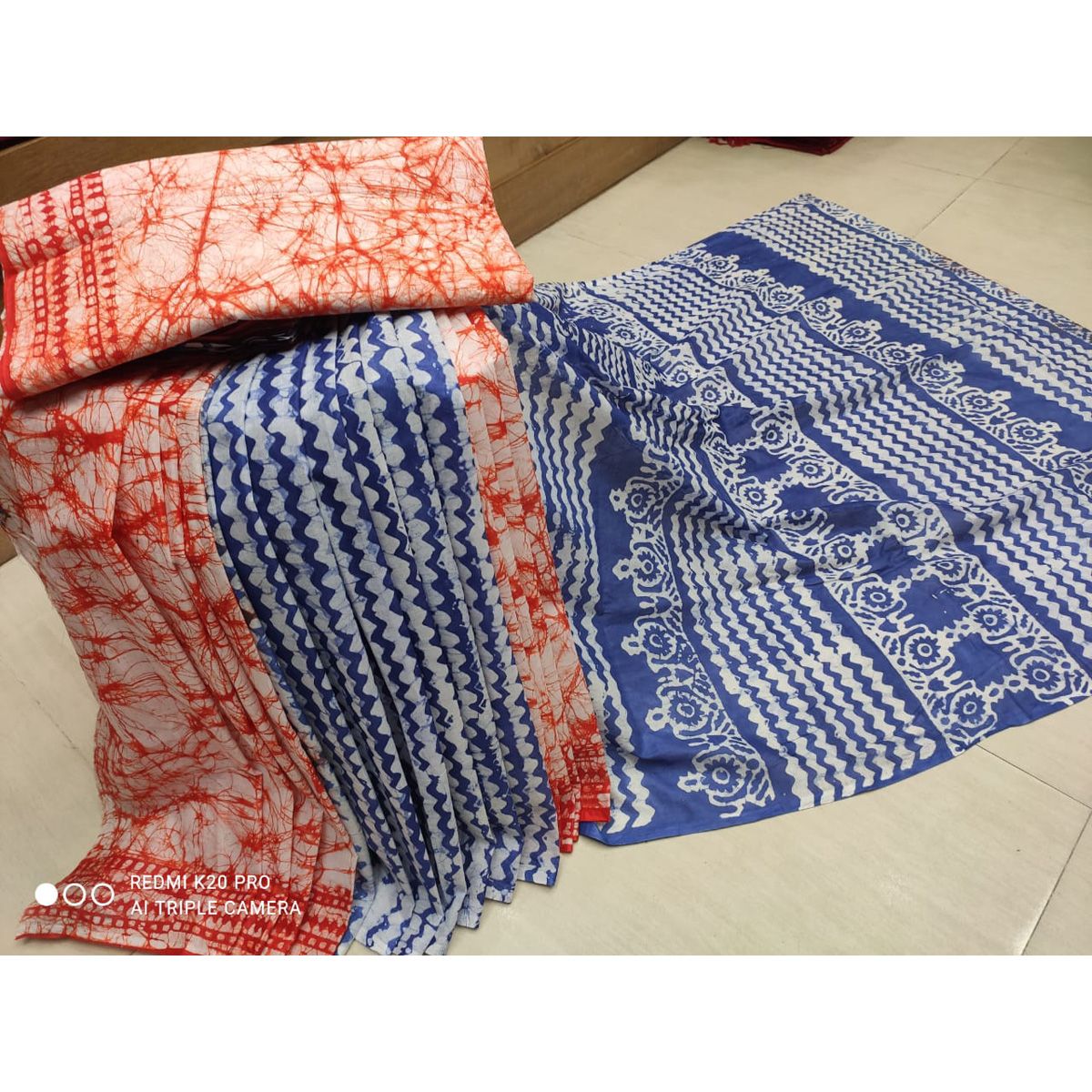 Batik Saree With Matching Blouse Piece