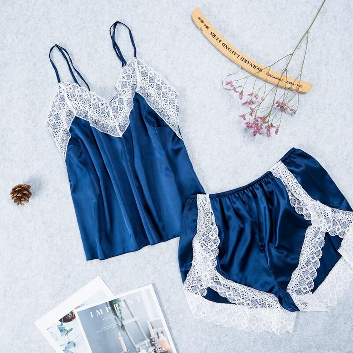 Women's Sleepwear y Satin Pajama Set White Lace V-Neck Pyjamas Sleeveless Cute Cami Top and Shorts Summer Sleeveless Rayon
