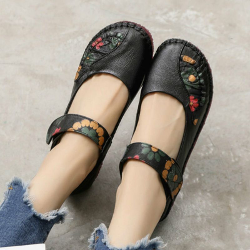 Flower Round Toe Soft Bottom Vintage Leather Flat Shoes