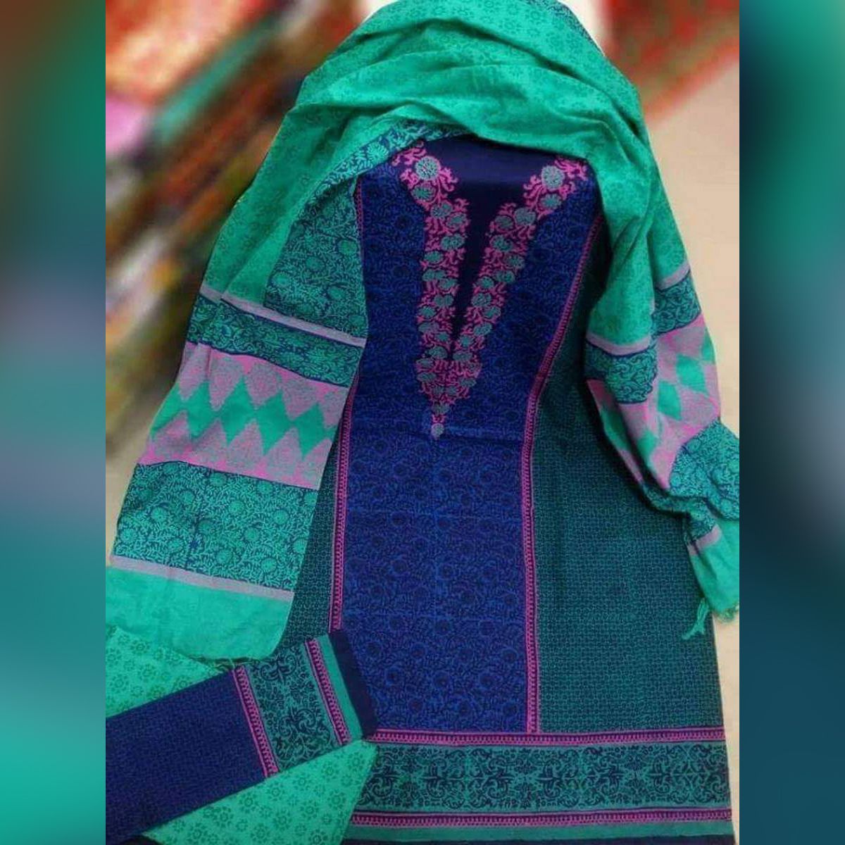 মহিলাদের জন্য তারুন স্কিন প্রিন্ট এবং ব্লক প্রিন্ট আনস্টিচড সুতির ফ্যাশনেবল থ্রি পিস লেডিস কালেকশন সালোয়ার কামিজ {3 পিস}