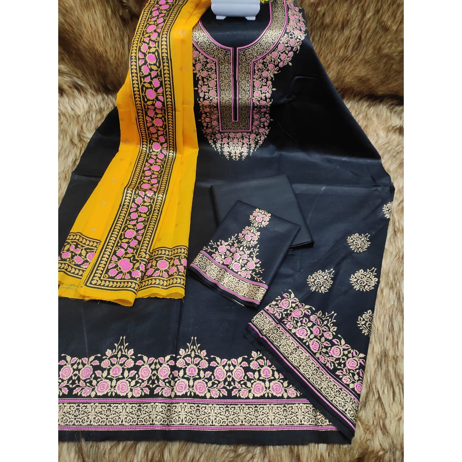 New Georgious Unstiched Afsan Printed Three Piece For Women ( 3 Pieces )