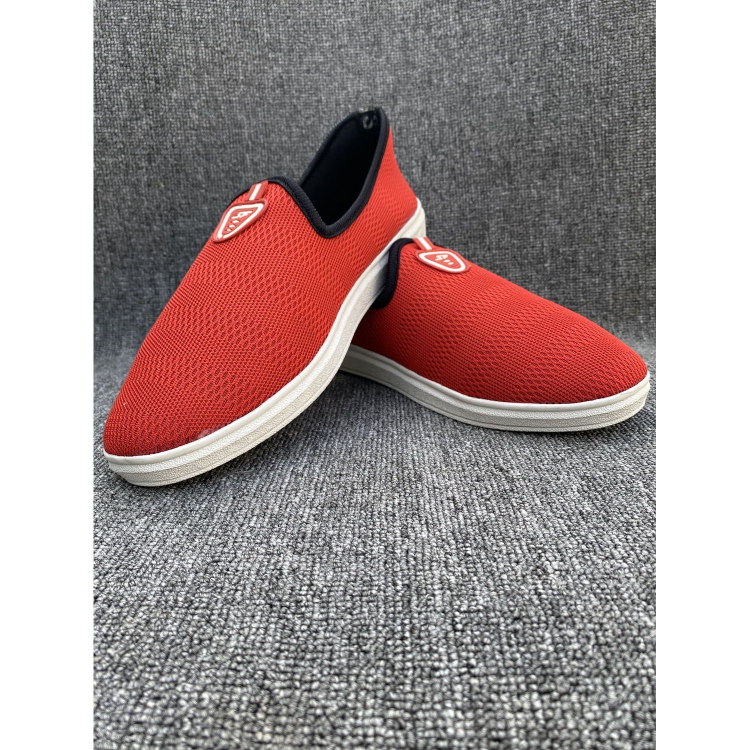 Squice cloth sneaker shoes for men slip-on and fashionable loufer
