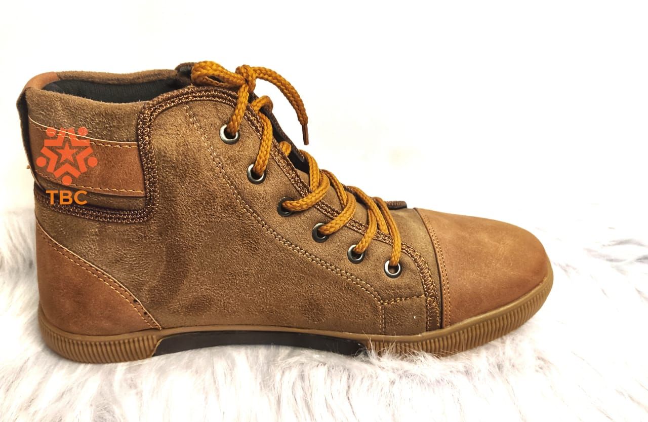 SHOES BROWN ANKEL BOOTS FOR MEN SOFT PU LEATHER AND LACE UP WITH RUBBER SOOL.