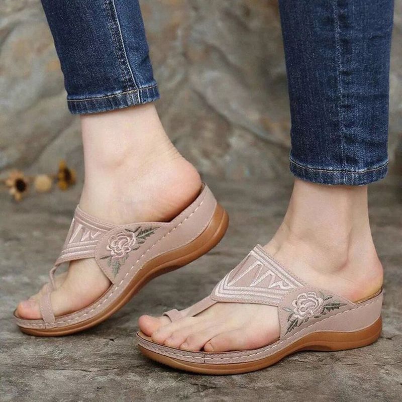 Women Flats Sandals Clip Toe Wedge Shoes Toe Ring Slip On Sandals Low Wedge Heel Slipper Summer Causal Shoes flip flops NiceEstore
