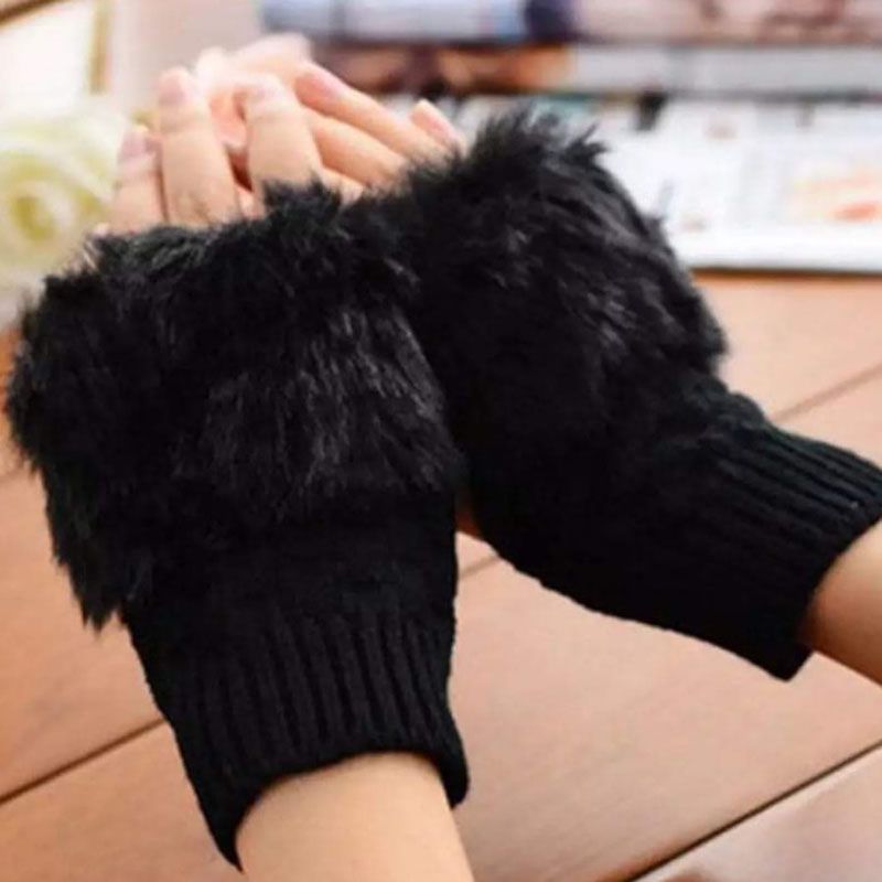 Black Colour Ladies Winter Fashionable Hand Gloves