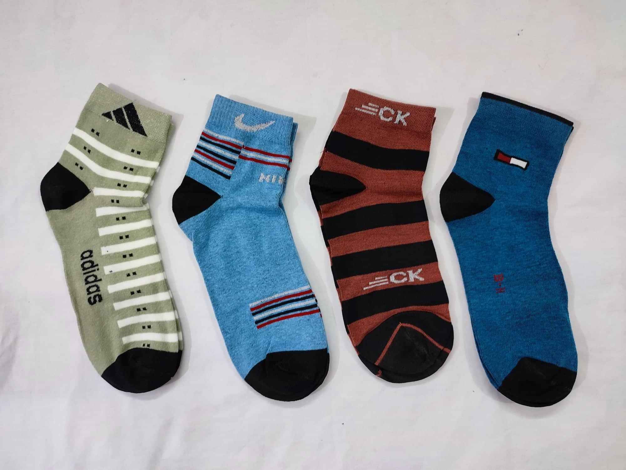 Men's colorful 4 pair short socks
