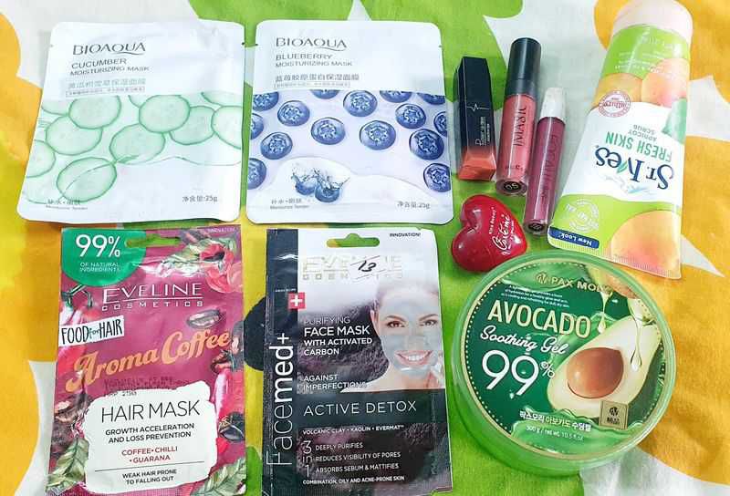 Skin care and cosmetics item (10 items)