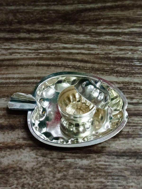 GODS CHOICE German Silver Leaf Plate One Bowl Kumkum For Pooja Size : 3 In Wt : 50 Gr Silver Plated  (1 Pieces, Silver)