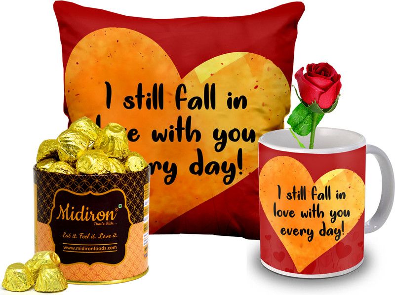 Midiron Valentine’s Day Gift |Romantic Gift (Festive Gifts) Ceramic, Microfibre Gift Box  (Multicolor)