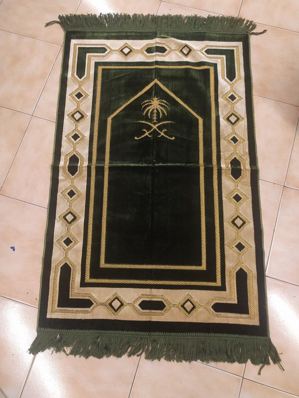 KASHMIR HANDLOOM Velvet Prayer Mat  (Green, Free)