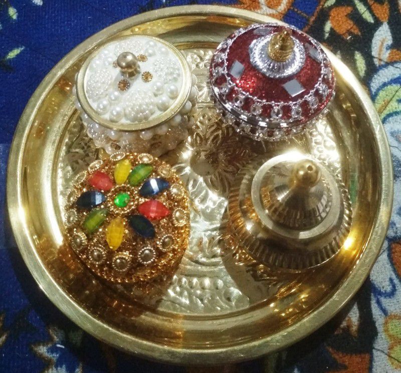 RUHAILA 4 WHITE AND MULTICOLOR PLASTIC AND BRASS METAL SINDOOR BOX WITH BRASS THALI IN VERY ATTRACTIVE DESIGN KUMKUM DIBBI FOR GIFT PURPOSE AND SELF USE FIVE PCS Brass, Plastic  (5 Pieces, Multicolor)
