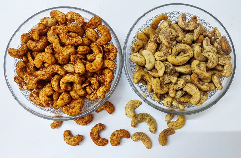 Nutify CASHEW COMBO OF ROASTED BLACK PEPPER AND ROASTED CHILLI PERI-PERI PREMIUM Cashews  (2 x 200 g)