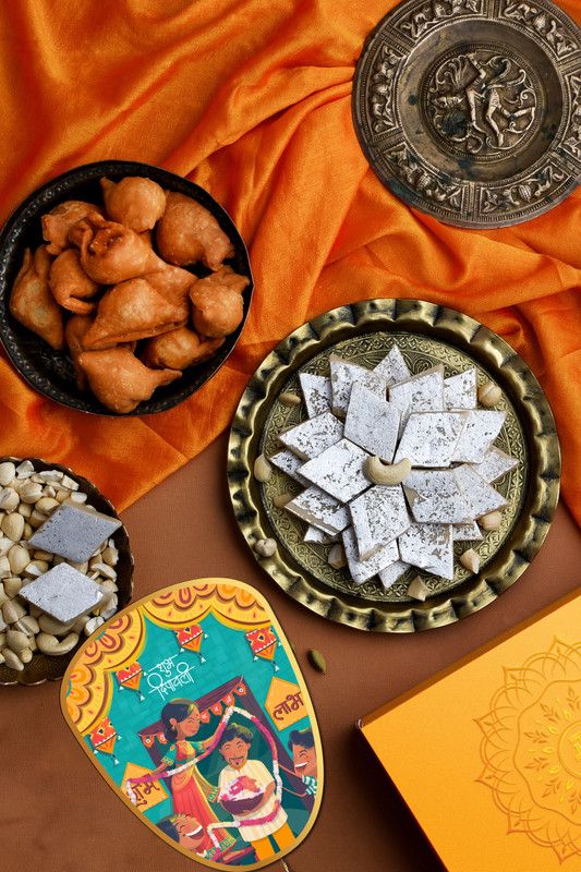 HyperFoods Diwali gifts for family Diwali gift pack Kaju Katli Samosa Box  (2 x 200 g)