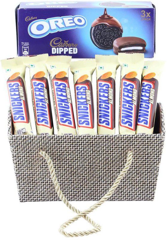 Snickers Unique Combo of Almond And Designer Jute Basket Combo  (7 Pieces Snickers Almond (22g) , 1 Piece Oero Dipped (150g) , 1 Basket)