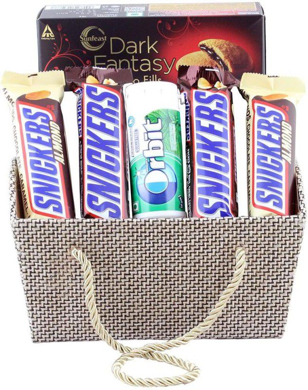 Snickers Gift Combo of Flavoured And Orbit Spearmint Flavour With Designer Jute Basket Combo  (2 Pieces Snickers Almond (45g) , 1 Piece Orbit Spearmint Flavour , 2 Pieces Snickers (45g), 1 Piece Dark Fantasy (75g) , 1 Basket)