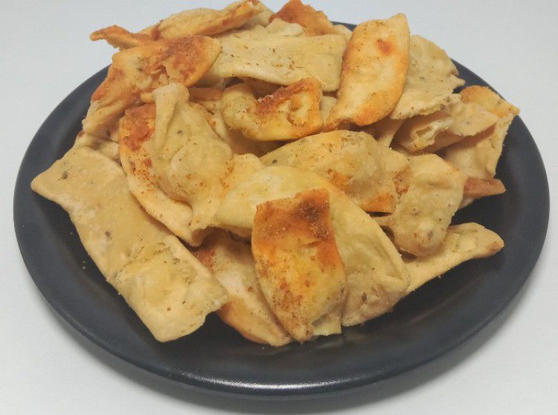 Yuvraj Food Product Besan Papdi (masala ) Gathiya Namkeen Spicy (300 gm X 2 ) pack  (2 x 300 g)