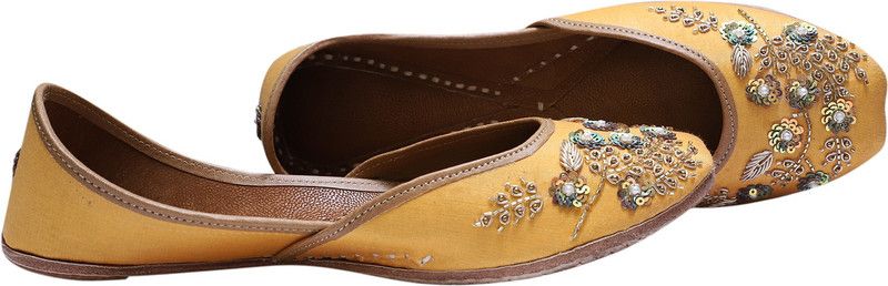 Handmade Ethnic Punjabi Mojari Jutti With Golden Color Cutdana and Sequance Work Jutis For Women  (Gold)