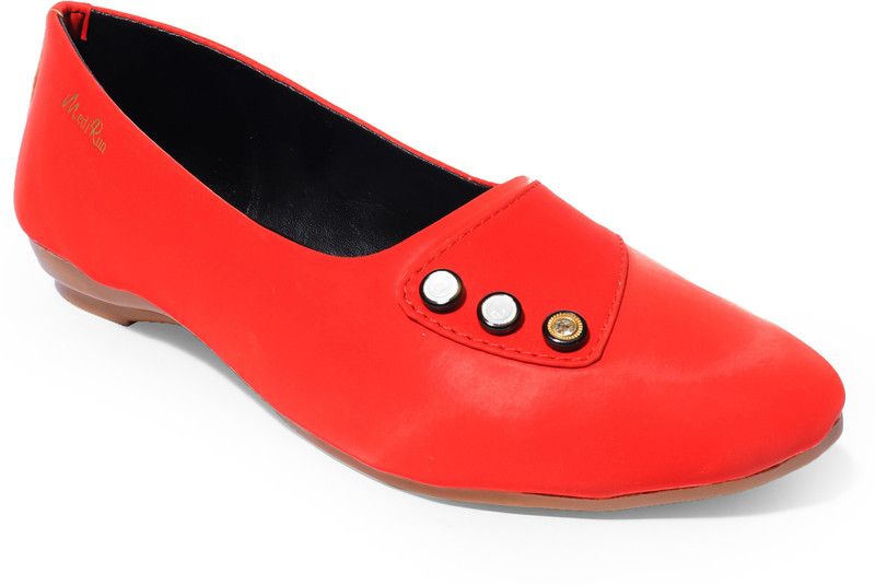 Trilokani42 Bellies For Women  (Red)