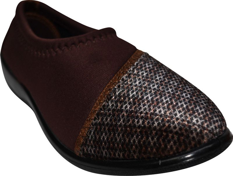Running Shoes For Women  (Brown)