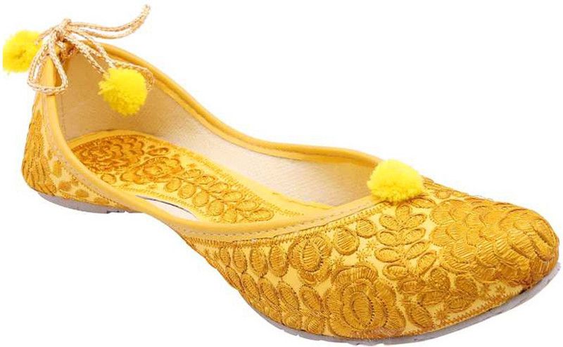 juti Ladies Jutis For Women  (Yellow)