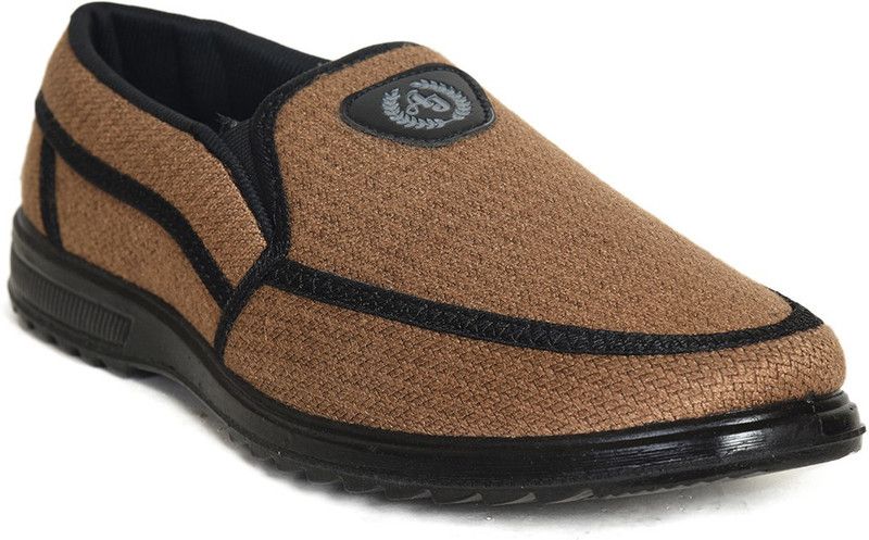 PU1054 Slip On Sneakers For Men  (Beige)