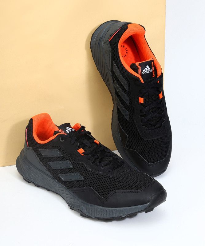 Trace 60 Hiking & Trekking Shoes For Men  (Black)