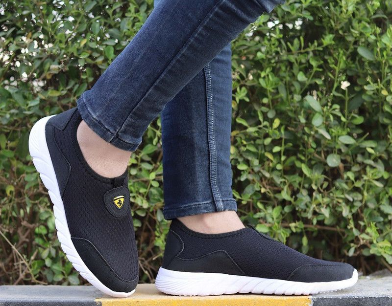 Stylish,Good looking and extremely comfortable Walking Shoes For Men  (Black)