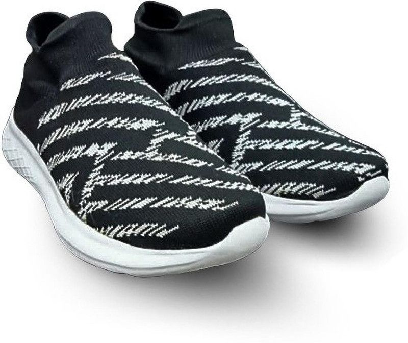 Socks-5 Slip On Sneakers For Men  (Black)