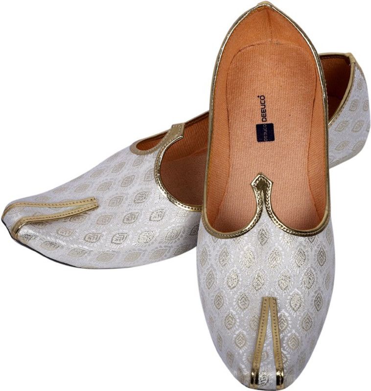 Mojaris For Men  (White, Gold)