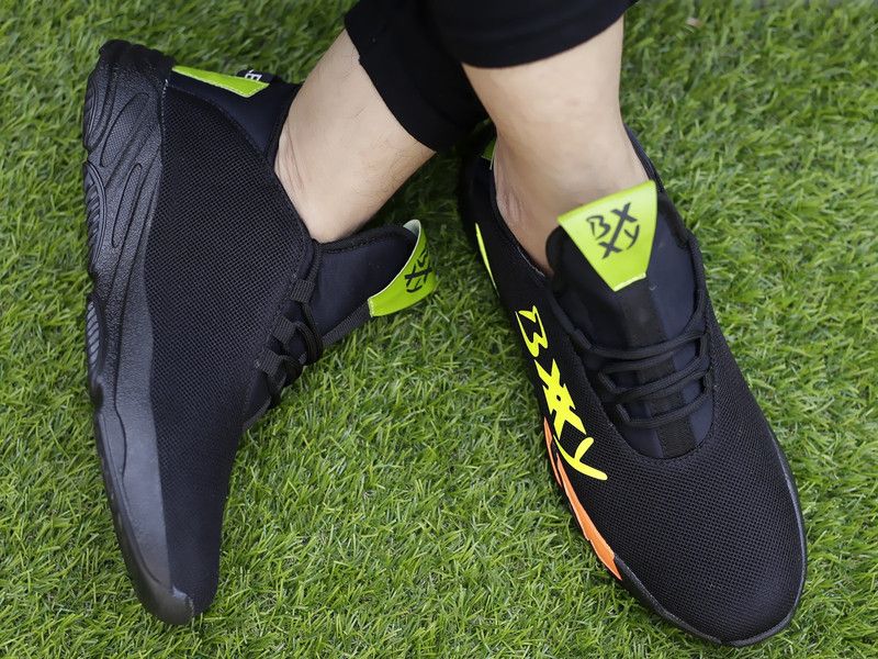 Men's New Fashionable Casual Mesh Material Sports Running Shoes Running Shoes For Men  (Black)