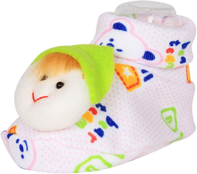 OLE BABY Cute Faces Plush Soft Organic Cotton 3d Ole Toons 0-9 Months Booties  (Toe to Heel Length - 10 cm, Green)