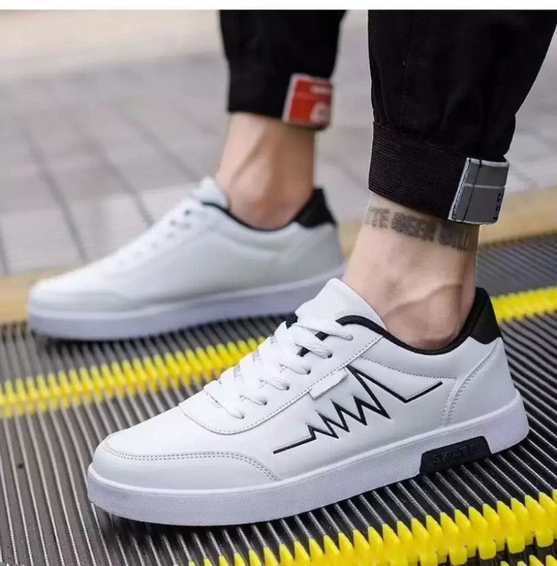 Smart Comfortable Light Weight White Shoe For Men Training & Gym Shoes For Men  (White)