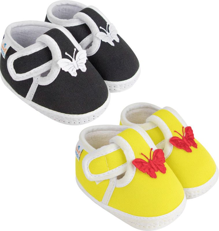 Neska Moda 0 To 6 Months Set of 2 Pair Cotton Butterfly Velcro Baby Booties  (Toe to Heel Length - 10 cm, Black, Yellow)