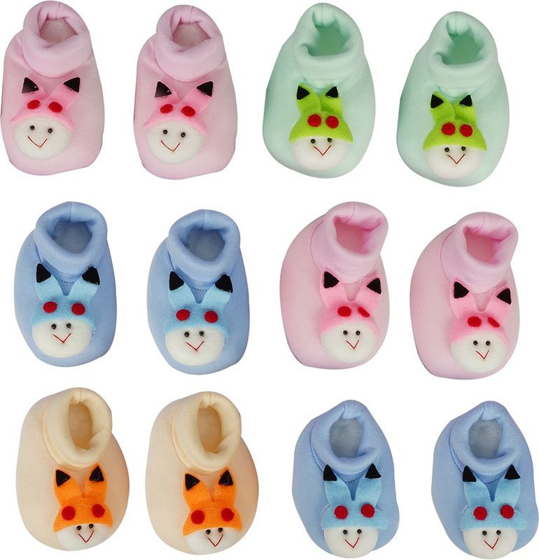 Aarushi Infant Baby Born Booties  (Toe to Heel Length - 7 cm, Multicolor)