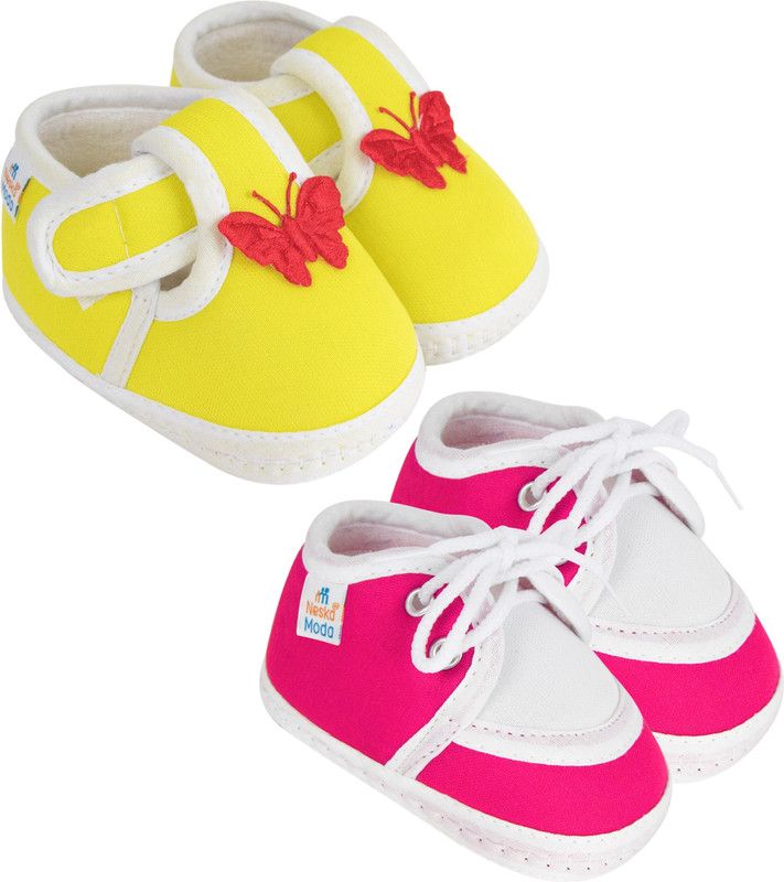 Neska Moda 6 To 12 Months Baby Boys & Baby Girls Pack of 2 Pair Cotton Butterfly and Lace Booties  (Toe to Heel Length - 12 cm, Yellow, Rani)