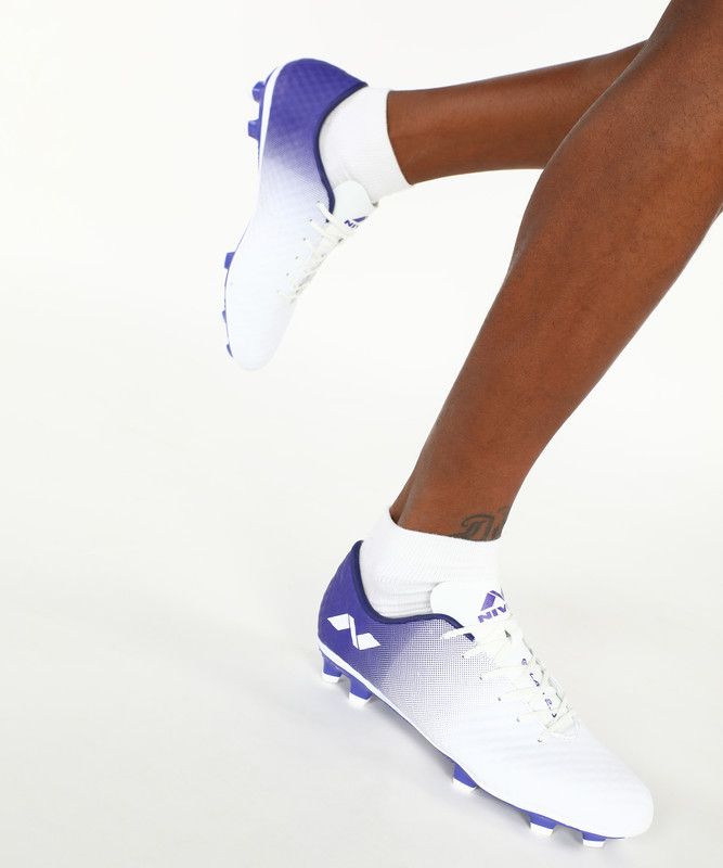 Oslar 2.0 Football Shoes For Men  (White, Purple)