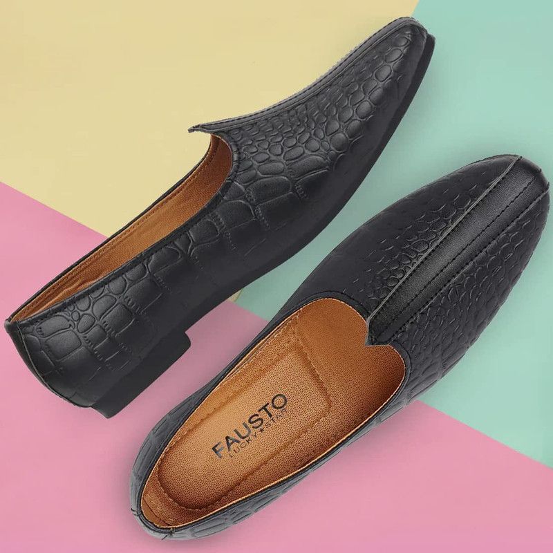 Party Wear Wedding Embossed Design Slip On Ethnic Juttis and Mojaris For Men  (Black)