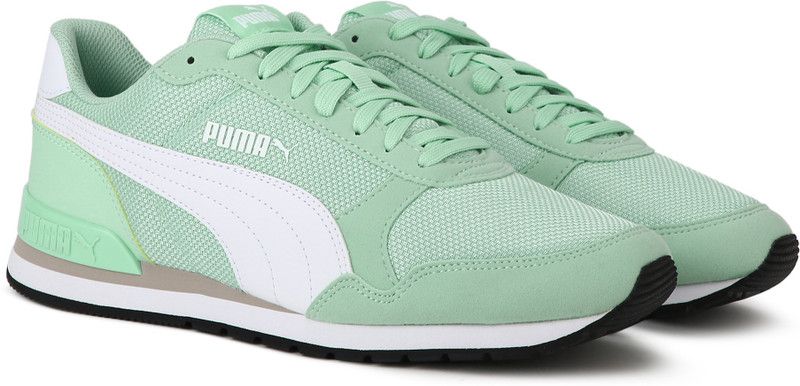 ST Runner v2 Mesh Running Shoes For Men  (Green)