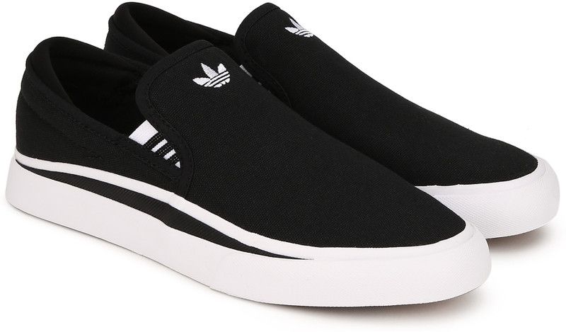 Sabalo Slip Slip On Sneakers For Men  (Black)