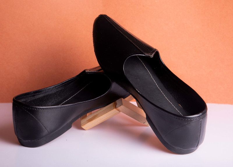 Men's Synthetic Leather Slip On Mojaris Mojaris For Men  (Black)