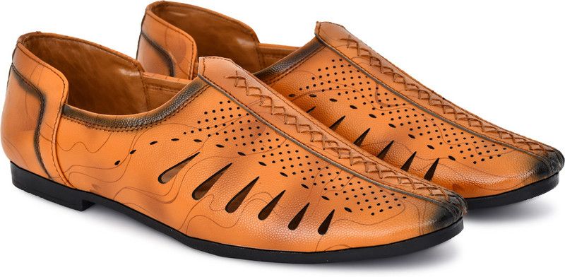 Loafers Loafers For Men  (Tan)